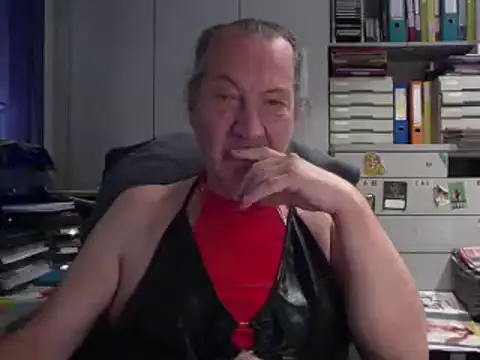 Snapshot of HMStraps01 chatting on 10, 10, 2025 HMStraps01 online show from 10, 10, 2025