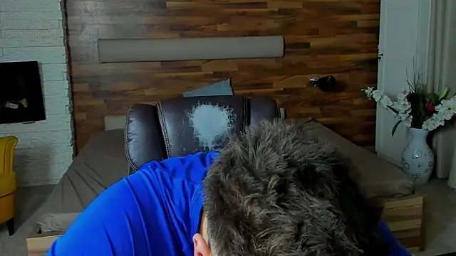 MaxKaiden online show from 31, 3, 2026