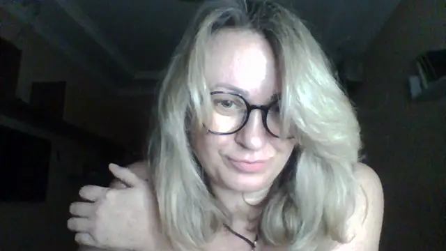 Snapshot of Mary888x chatting on 21, 12, 2025 Mary888x online show from 21, 12, 2025