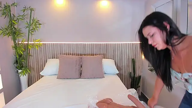 Snapshot of GeorginaReyes chatting on 2, 10, 2025 GeorginaReyes online show from 2, 10, 2025