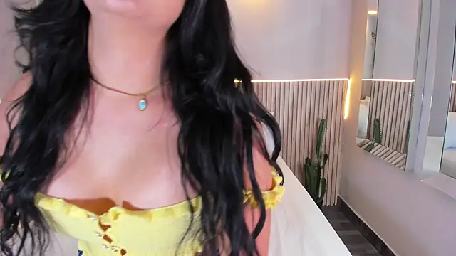 Snapshot of GeorginaReyes chatting on 26, 11, 2025 GeorginaReyes online show from 26, 11, 2025