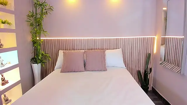 Snapshot of GeorginaReyes chatting on 14, 12, 2025 GeorginaReyes online show from 14, 12, 2025