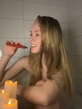 cosplayercutie0w0 online show from 22, 3, 2025