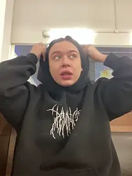 AlishaPrettyBlade online show from 17, 2, 2025