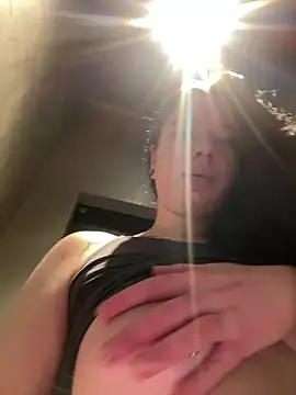 AlishaPrettyBlade online show from 7, 2, 2026