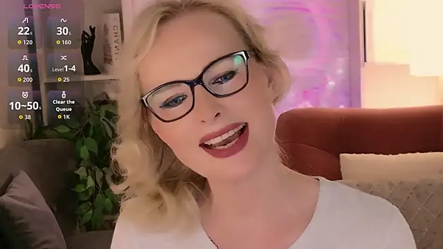 Snapshot of Sandra_Kind chatting on 12, 7, 2026 Sandra Kind online show from 12, 7, 2026