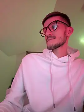 Snapshot of yoyoboy988 chatting on 18, 3, 2025 yoyoboy988 online show from 18, 3, 2025