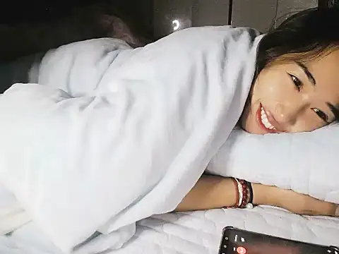 hebe-02 online show from 2, 12, 2025