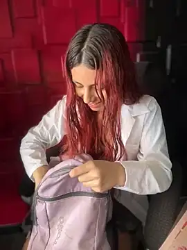 Snapshot of Emily-teen chatting on 14, 10, 2025 Emily-teen online show from 14, 10, 2025