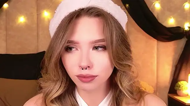 Sierra Fane online show from 22, 12, 2025