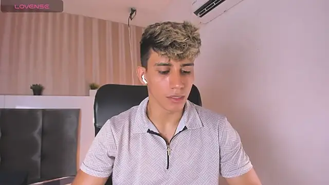 Allex Cano online show from 26, 2, 2025