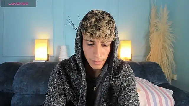 Allex Cano online show from 4, 3, 2025