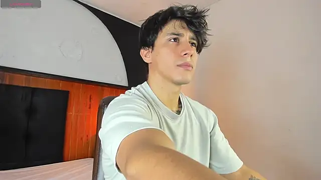 Allex Cano online show from 26, 2, 2026