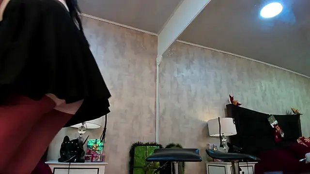 NahomyCarther online show from 23, 12, 2025