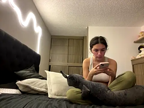 DesireLuxe online show from 9, 1, 2026