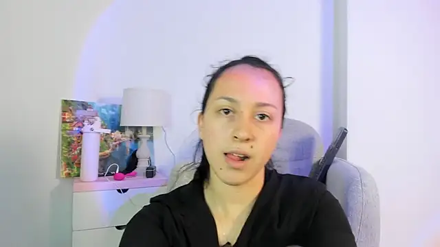 Snapshot of ammy_e chatting on 20, 4, 2026 ammy e online show from 20, 4, 2026