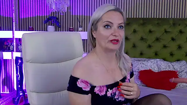 Snapshot of LadyTouch chatting on 7, 5, 2026 LadyTouch online show from 7, 5, 2026