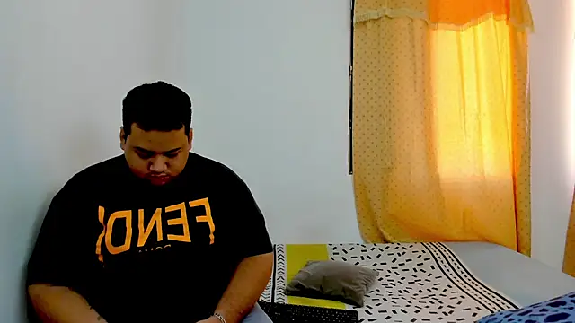 Snapshot of MICHAEL_AND_SHARON chatting on 5, 2, 2026 MICHAEL AND SHARON online show from 5, 2, 2026