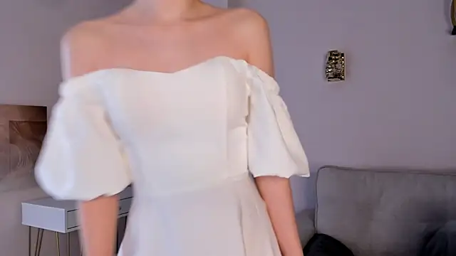 SunnivaCovil online show from 26, 2, 2025