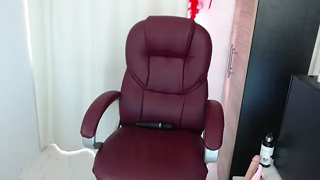 Mature 2025 online show from 20, 7, 2026