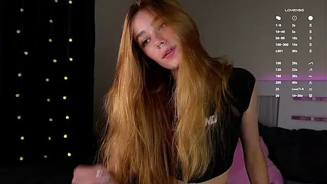 Snapshot of EmilaMills chatting on 1, 10, 2025 EmilaMills online show from 1, 10, 2025