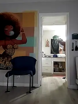 Queenanitadix online show from 25, 11, 2025