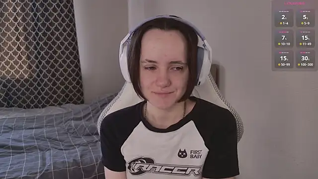 Luna Loveee online show from 17, 4, 2026