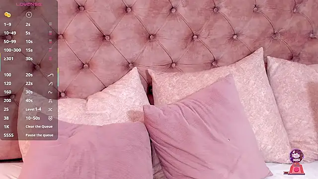 regina noctixx online show from 4, 12, 2025