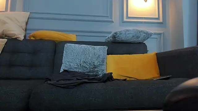 BridgitteBia online show from 4, 3, 2025