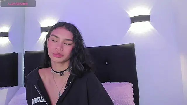 Anniie  Evans online show from 26, 9, 2025