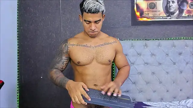 Snapshot of luigi_hot_ chatting on 11, 5, 2026 luigi hot online show from 11, 5, 2026