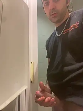 Snapshot of mikekmi21 chatting on 22, 2, 2025 mikekmi21 online show from 22, 2, 2025