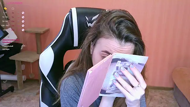 Snapshot of reaiss chatting on 9, 3, 2025 reaiss online show from 9, 3, 2025