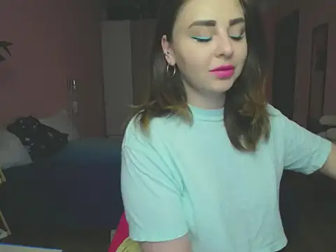 Snapshot of AnnsLove_is chatting on 5, 11, 2025 AnnsLove is online show from 5, 11, 2025