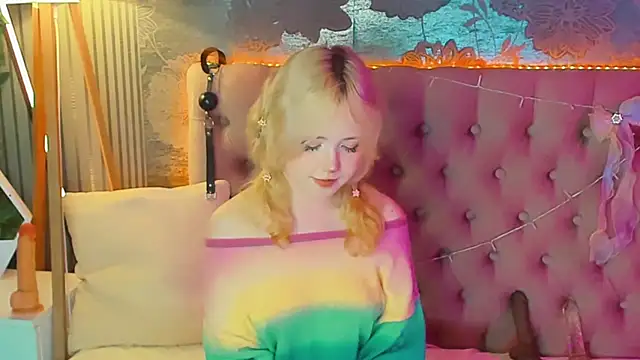 Snapshot of EmilyAngells chatting on 7, 7, 2026 EmilyAngells online show from 7, 7, 2026