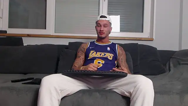 Snapshot of Zzedd chatting on 6, 3, 2025 Zzedd online show from 6, 3, 2025