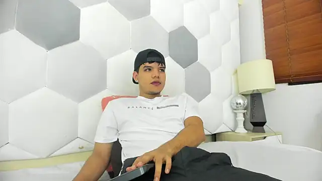 Axel Forte online show from 3, 2, 2026