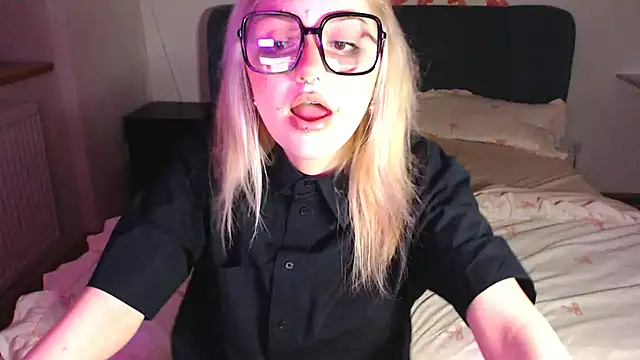 KimiSakura online show from 7, 4, 2026