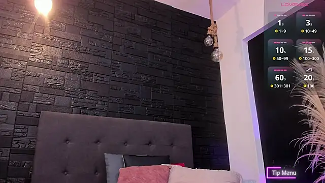 Maite Smith  online show from 14, 11, 2025