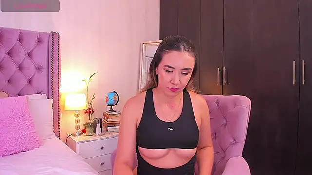 natashaleightt online show from 26, 2, 2025