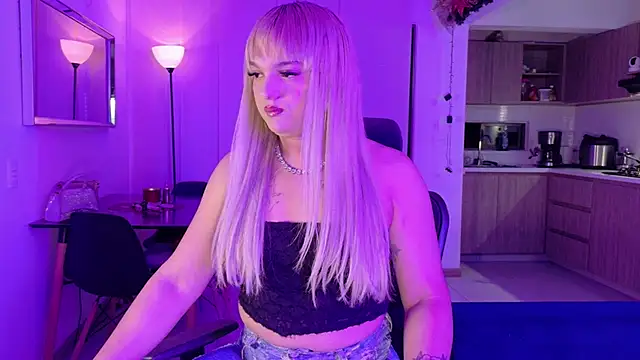 ScarletThompsonx online show from 18, 2, 2026