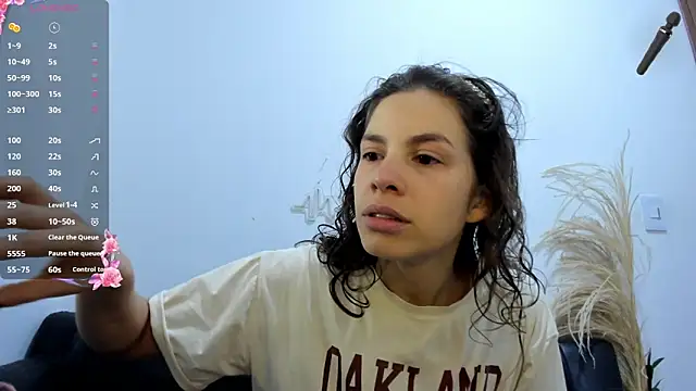 Snapshot of jessyegoldenn chatting on 13, 5, 2026 jessyegoldenn online show from 13, 5, 2026