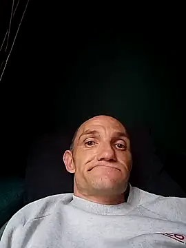 Machura online show from 8, 5, 2026