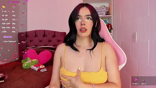 Snapshot of kit_kat_10 chatting on 11, 3, 2025 kit kat 10 online show from 11, 3, 2025