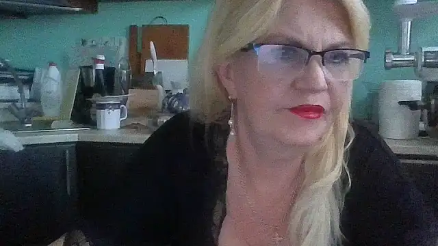 Snapshot of Heidi-Helga chatting on 9, 9, 2025 Heidi-Helga online show from 9, 9, 2025