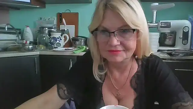 Snapshot of Heidi-Helga chatting on 11, 9, 2025 Heidi-Helga online show from 11, 9, 2025