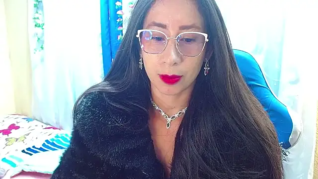 Gia leinn online show from 8, 11, 2025