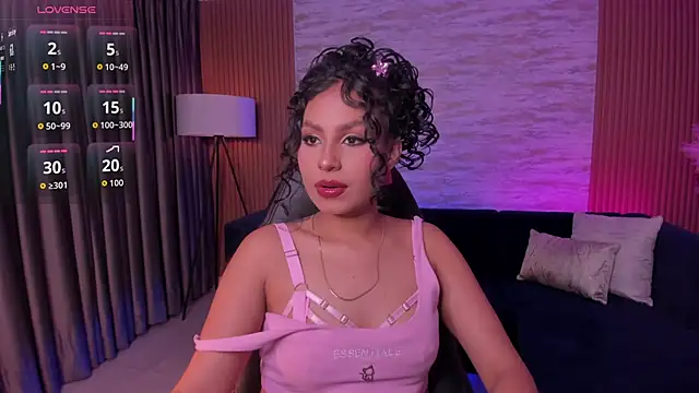 hannah thomson  online show from 24, 10, 2025