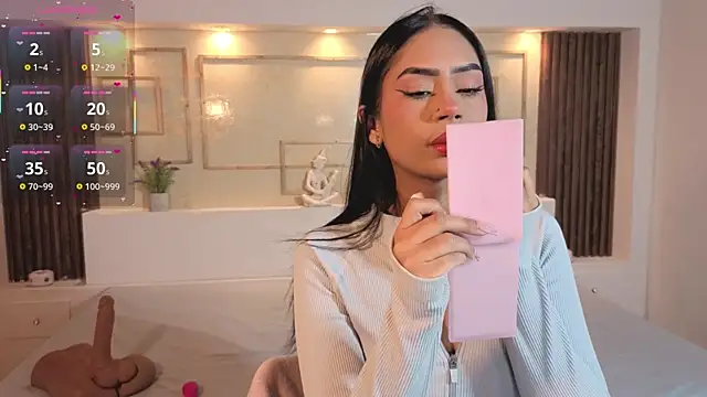 ChloeMoon9 online show from 8, 11, 2025