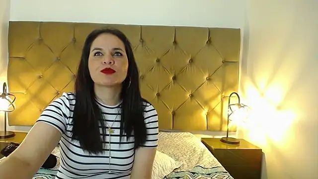 laura hotties online show from 17, 3, 2025